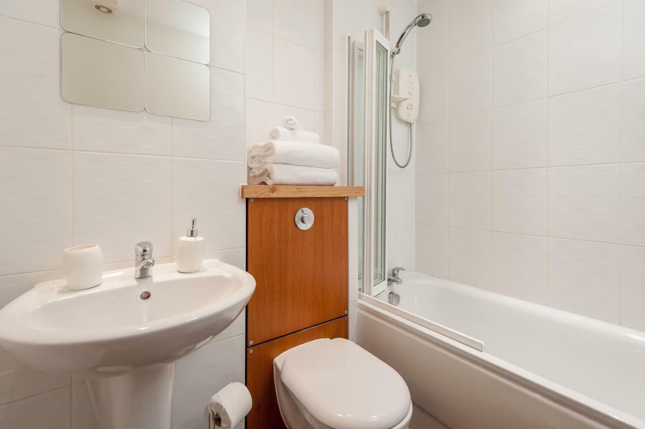 Apartment Britannia Quay Edinburgh