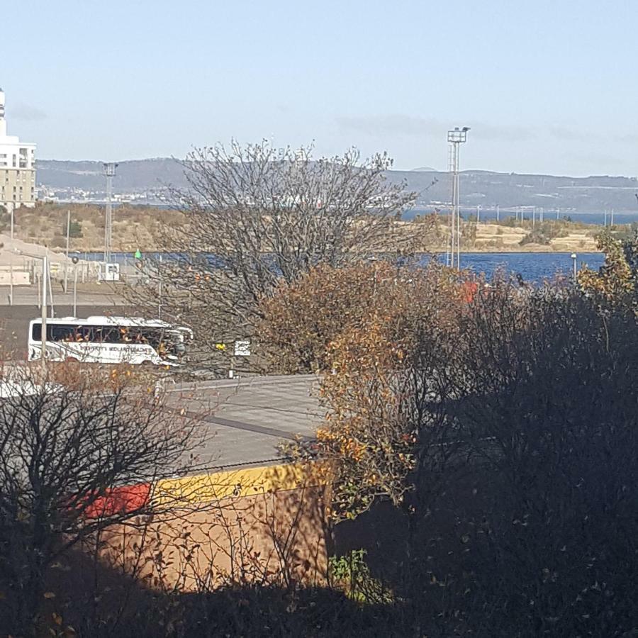 Apartment Britannia Quay Edinburgh